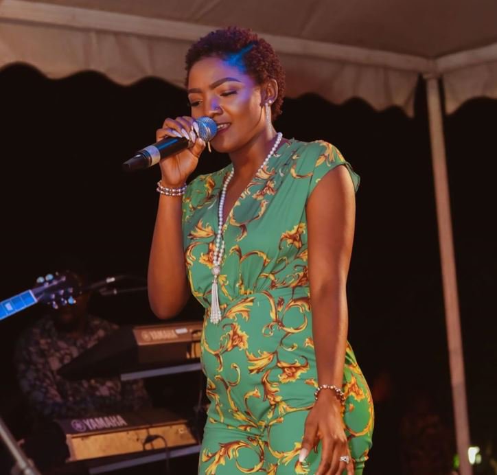 Singer Simi Has Finally Come Out To Show Off Pregnancy (See Photo) 2