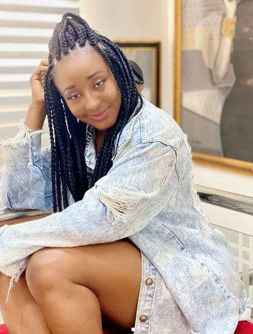 Actress Ini Edo Gifts N300,000 To 30 Fans 28