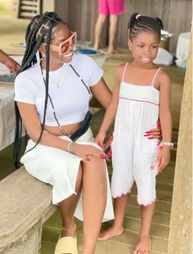 Davido’s Baby mama, Sophia Reveals The Only Time Imade Is Allowed To Show Off 2