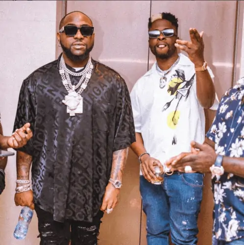 Nigerians Drag and Blast DJ Ecool For Ruining Davido’s 02 Show 33