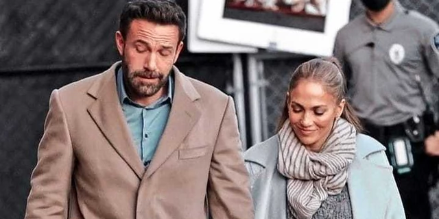 Ben Affleck upset over paparazzi on his honeymoon with Jennifer Lopez 22