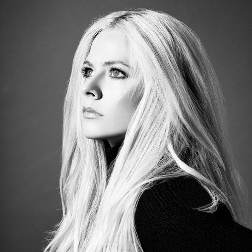 Avril Lavigne – Close 1